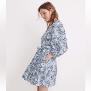 Madewell Blue & White Crinkle Wrap Mini Dress in Quilted Floral Sz 2